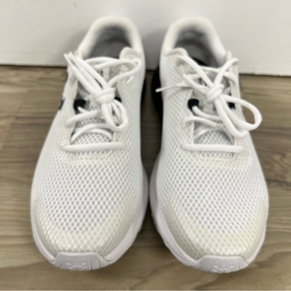 UA Under Armour Charged Rogue 3 Athletic Shoes White Black Men’s 11 3024877-104